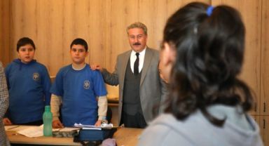 Gençler bu kampta İngilizce öğreniyor