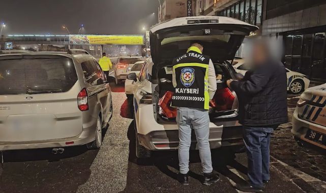 Kar üzerinde drift yapanlar polisten kaçamadı