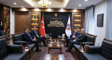 Kara Kuvvetleri Komutanı Tokel ve Bakan Yardımcısı Ayhan’dan Vali Çiçek’e ziyaret