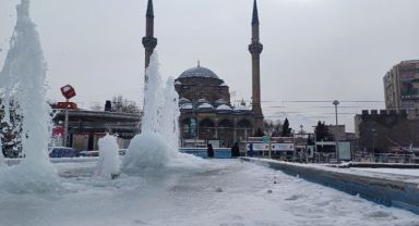 Kayseri buz tuttu: 2 ilçede hava sıcaklığı -23 olarak ölçüldü