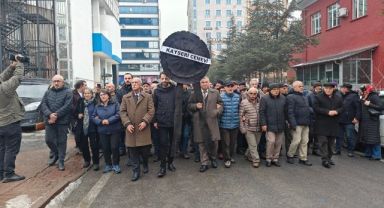 Kayseri'de Alevi örgütlerden CHP İl Başkanlığı'na ‘siyah çelenkli' tepki