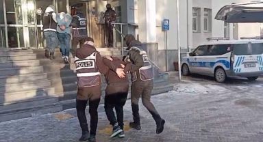 Kayseri’de özel ekip, cezaevi firarisi 2 şahsı yakaladı