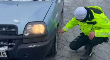 Kayseri'de trafik ekiplerinden 'kış lastiği' uygulaması