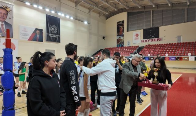 Kayseri Midi Kızlar Süper Ligi müsabakaları tamamlandı