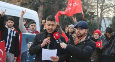 Kayserililerden Türk Bayrağı'na yapılan saldırıya tepki