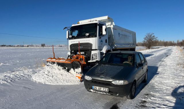Kırsalda kapalı yol kalmadı: Büyükşehir 266 mahalle yolunu ulaşıma açtı