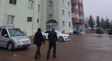 Kocasinan’da Aile Kavgası Kanlı Bitti: Eşini Bıçakla Yaraladı!