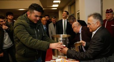 Öğrencilere 1,4 milyon bardak sıcak çorba dağıtıldı