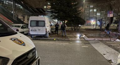 Önce kıyafetlerine laf etti, sonra bıçakladı: 3 yaralı