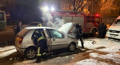 Oto tamircisinden yeni çıkardığı otomobili alev aldı