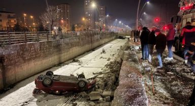 Otomobil kanala uçtu: 1 yaralı