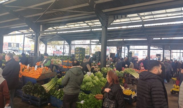 Pazarda zam şampiyonu salatalık