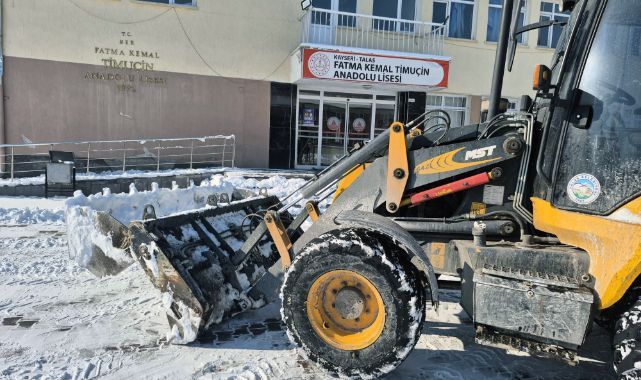 Talas’ta öğrenciler okula temiz başladı