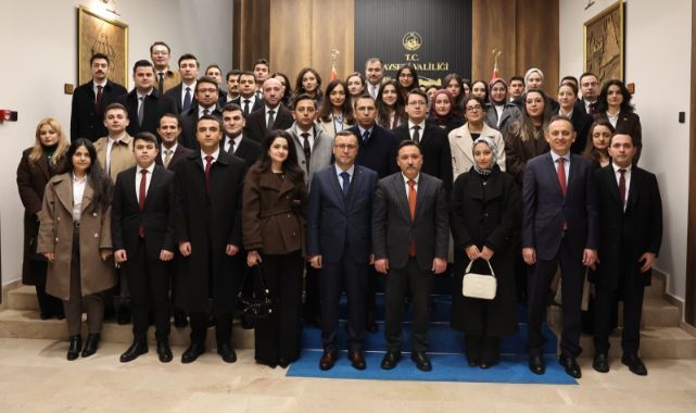Vali Çiçek, hakim ve savcı yardımcılarıyla bir araya geldi