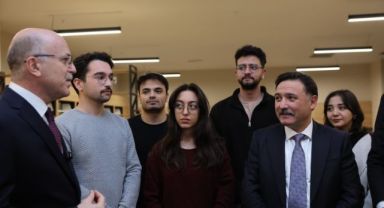 Vali Çiçek, Şehir Hastanesi’ne açılacak Halk Kütüphanesini inceledi