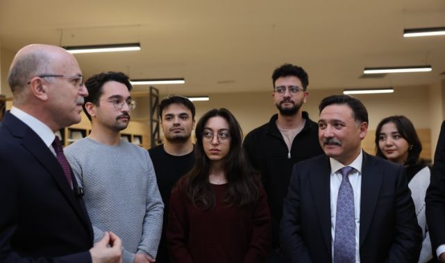 Vali Çiçek, Şehir Hastanesi’ne açılacak Halk Kütüphanesini inceledi