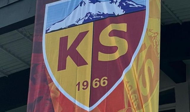 Antalyaspor maçı öncesi fabrikalarına dev Kayserispor bayrağı astılar