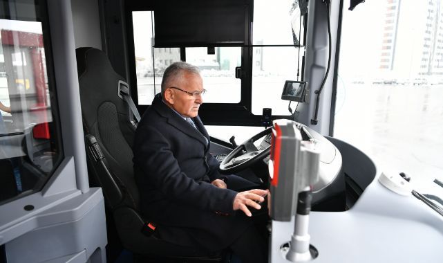 Başkan Büyükkılıç, çevreci ve yenilenebilir elektrikli otobüs ile bisikletleri inceledi