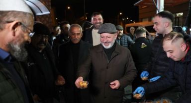 Başkan Çolakbayrakdar her gün bir mahallede