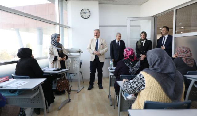 Başkan Palancıoğlu, sosyal tesislerde kursiyerlerle buluştu