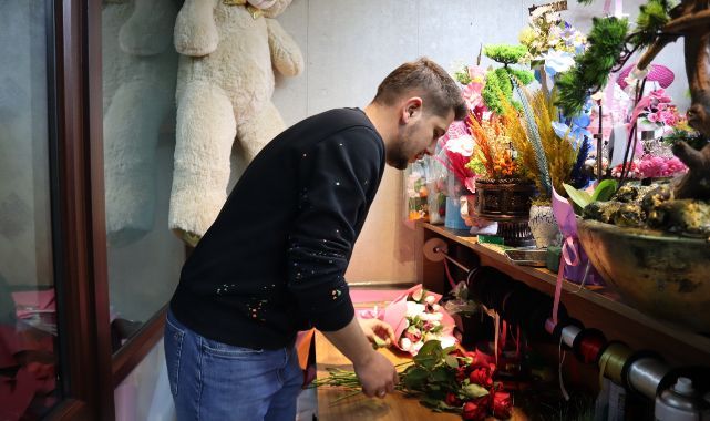 Çiçekçilerde 14 Şubat Sevgililer Günü yoğunluğu