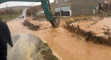 DSİ ekiplerinden sel bölgesinde çalışma