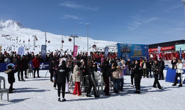 Erciyes Kış Spor Festivali'ne binlerce katılım