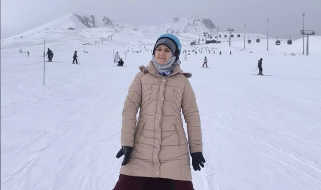 Erciyes’te Engelsiz Kayak: Gizem Alakaya Pistlerin Tozunu Attırdı!
