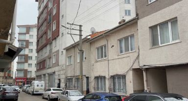 Eskişehir'de Gizemli Olay: 7. Kattan Atlayan Adamın Evinden Eşinin Cesedi Çıktı