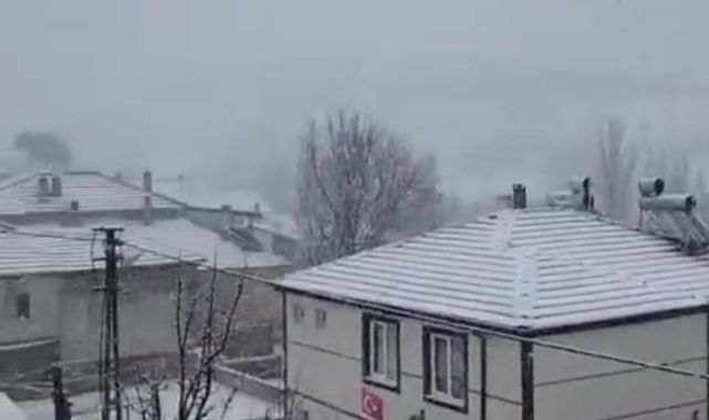 Felahiye ve Tomarza’da kar yağışı etkili oldu