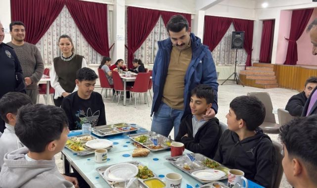 Kaymakam Eser, YBO öğrencileriyle iftarda buluştu