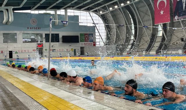 Kayseri'de “Yüzme Bilmeyen Kalmasın” projesi sürüyor