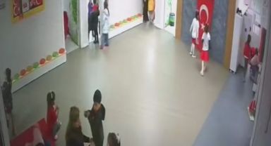 Minik öğrencilerin bayrak hassasiyeti duygulandırdı