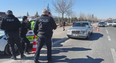 Otomobilin çarptığı 15 yaşındaki çocuk ağır yaralandı