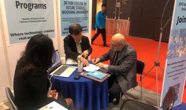 Rektör Karamustafa, Hong Kong'da APAIE Uluslararası Etkinliği’ne katıldı