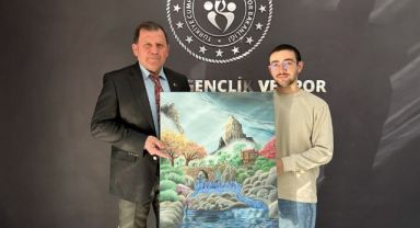 Şampiyon sporcudan Kabakcı’ya anlamlı hediye