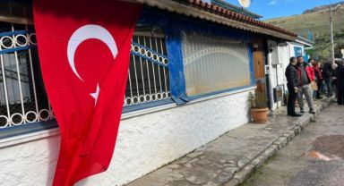 Şehit pilotun İzmir'deki evinde yas