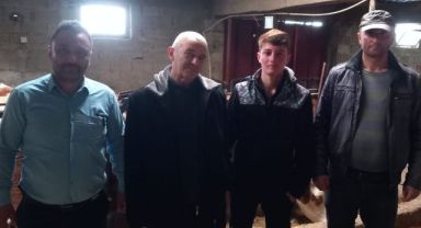 Şıhlı’da Gençlerin Azmi: 17 Yaşındaki Fedakar, Besicilikte Örnek Oluyor!