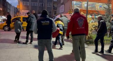 Taksi durağında bıçaklı kavga: 1 yaralı