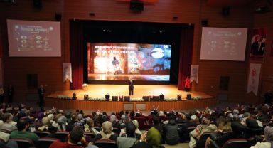 Talas'ta Ramazan coşkusu Hatice Kübra Tongar Söyleşisi ile sürdü