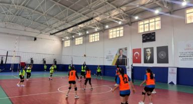 Tomarza’da “Evinin Sultanları Voleybol Turnuvası” başladı