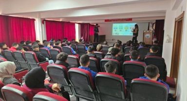 Tomarza’da lise öğrencilerine siber güvenlik semineri verildi