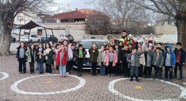 Tomarza'da öğrencilere trafik eğitimi verildi