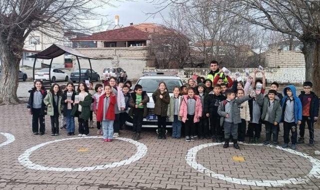 Tomarza'da öğrencilere trafik eğitimi verildi