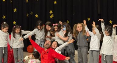 Türkiye’nin ilk çocuk stand-up sahne anlatısı 20 bin çocuğa ulaştı