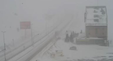 Ulaşıma kar ve tipi engeli