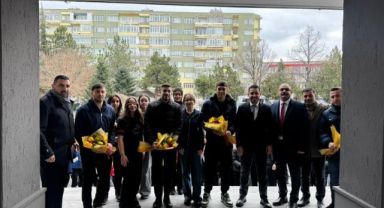 Ülkü Ocakları’ndan Gençliğe Spor Kalkanı: Kayserisporlu Yıldızlar Öğrencilerle Buluştu