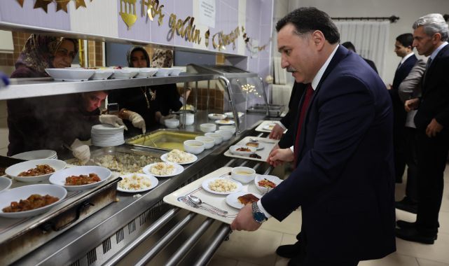 Vali Çiçek, Sümer Fen Lisesi öğrencileriyle iftarda buluştu