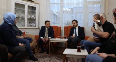 Vali Çiçek vatandaşın çay davetini kırmadı