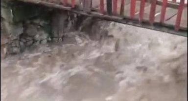 Yahyalı’da sağanak yağış sele neden oldu